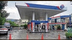Petrol pumps in the city remained closed for 24 hours on Sunday as the petroleum dealers have announced a protest seeking hike in the commission in Ludhiana. (Manish/HT) Petrol pumps in the city remained closed for 24 hours on Sunday as the petroleum dealers have announced a protest seeking hike in the commission in Ludhiana. (Manish/HT)