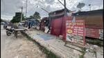 Street vendors have encroached the pavement and road in Sector 57 near BPTP Freedom Park Life society in Gurugram. (Parveen Kumar/HT Photo) Street vendors have encroached the pavement and road in Sector 57 near BPTP Freedom Park Life society in Gurugram. (Parveen Kumar/HT Photo)