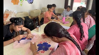 An increased number of students opting for sewing course at the Government Industrial Training Institute (ITI) for Women indicates the changing trend from fashion designing to sewing for the current academic session. 70 students have been admitted so far. (HT Photo)