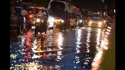 As per the weather scientists, the current rainfall activities are mainly associated with local weather conditions that as cloud formation over Pune city.   (MAHENDRA KOLHE/ HT PHOTO)