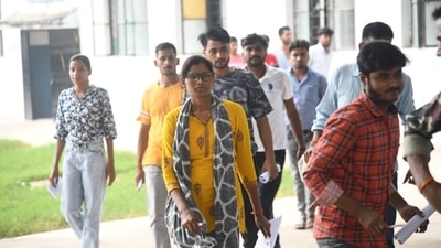 Candidates are seen leaving the exam centre after appearing for Bihar Police Constable Exam in Patna. (Santosh Kumar) Candidates are seen leaving the exam centre after appearing for Bihar Police Constable Exam in Patna. (Santosh Kumar)