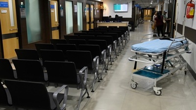 A general view of deserted Outpatient Department (OPD) in a private hospital during 24 hours nationwide strike by doctors and other medical professionals. (Photo by Samir Jana/ Hindustan Times) (Hindustan Times) A general view of deserted Outpatient Department (OPD) in a private hospital during 24 hours nationwide strike by doctors and other medical professionals. (Photo by Samir Jana/ Hindustan Times) (Hindustan Times)