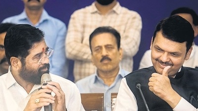 Eknath Shinde and Devendra Fadnavis interact with the media before the swearing-in ceremony at Raj Bhavan, in Mumbai, India, on Thursday, June 30, 2022. (Satish Bate/HT PHOTO) Eknath Shinde and Devendra Fadnavis interact with the media before the swearing-in ceremony at Raj Bhavan, in Mumbai, India, on Thursday, June 30, 2022. (Satish Bate/HT PHOTO)