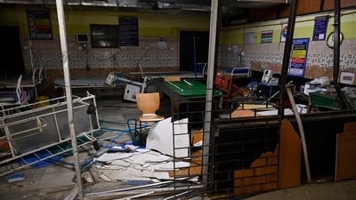 The mob vandalised the hospital's emergency department, nursing unit, and medicine store. (Samir Jana/ Hindustan Times)
