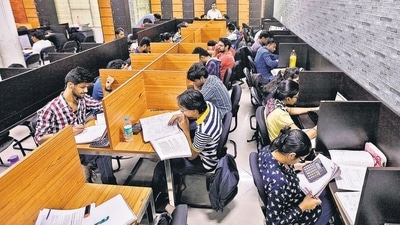 Such spaces, often operating 24x7, brand themselves as libraries but typically are little more than reading rooms. (HT Archive) Such spaces, often operating 24x7, brand themselves as libraries but typically are little more than reading rooms. (HT Archive)
