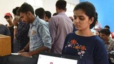 There are around 71,600 seats in undergraduate courses across DU colleges. Candidates have till August 21 to confirm their admission by submitting their fees. (Representational photo/HT Archive) There are around 71,600 seats in undergraduate courses across DU colleges. Candidates have till August 21 to confirm their admission by submitting their fees. (Representational photo/HT Archive)