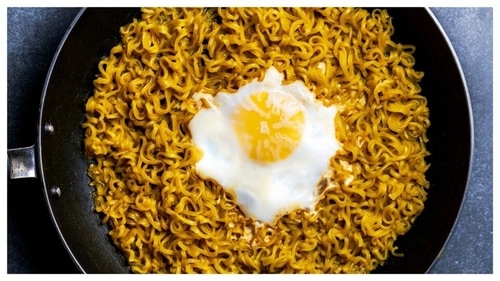 Channel your inner chef and collaborate with your sibling for a midnight meal. (Unsplash) Channel your inner chef and collaborate with your sibling for a midnight meal. (Unsplash)