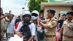 Apart from distributing helmets, Noida traffic police also observed a “no challan day” on Monday. (Sunil Ghosh/HT Photo) Apart from distributing helmets, Noida traffic police also observed a “no challan day” on Monday. (Sunil Ghosh/HT Photo)