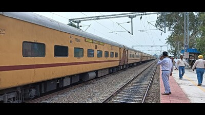 As per the railways, train no. 11077 Pune-Jammu Tawi Jhelum Express with revised composition of LHB coaches will now run from August 25 to November 11. (HT PHOTO) As per the railways, train no. 11077 Pune-Jammu Tawi Jhelum Express with revised composition of LHB coaches will now run from August 25 to November 11. (HT PHOTO)