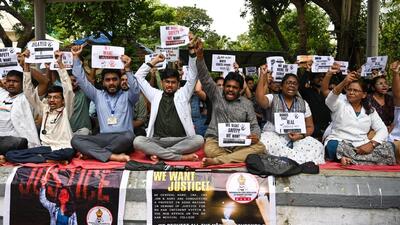 Mumbai, India - Aug 17, 2024: Residents doctors and Medical students of JJ Hospital staged a protest at JJ Hospital in Mumbai, against the alleged rape and Murder of woman trainee doctor at Kolkatta`s RG Kar mecial college and Hospital. Mumbai, India.17, 2024. (Photo by Raju Shinde/ Hindustan Times) (Hindustan Times) Mumbai, India - Aug 17, 2024: Residents doctors and Medical students of JJ Hospital staged a protest at JJ Hospital in Mumbai, against the alleged rape and Murder of woman trainee doctor at Kolkatta`s RG Kar mecial college and Hospital. Mumbai, India.17, 2024. (Photo by Raju Shinde/ Hindustan Times) (Hindustan Times)