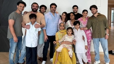 Alizeh Agnihotri, Ayaan, Arhaan Khan, Nirvaan, Arpita and the rest of the family got together with Arbaaz Khan and Sohail Khan to celebrate Raksha Bandhan together. 