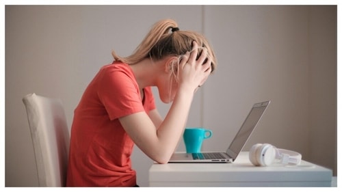 A stressful and cramped morning schedule makes you more susceptible to staying late for your 'me time.' (Pexels) A stressful and cramped morning schedule makes you more susceptible to staying late for your 'me time.' (Pexels)