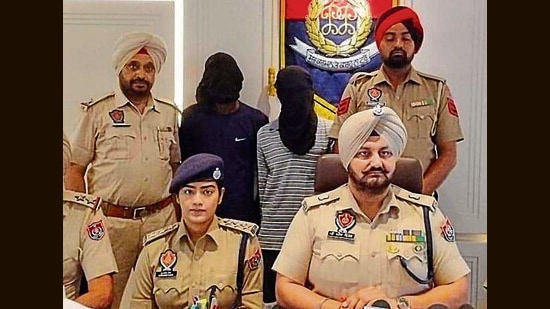 ADCP City 4 Prabhjot Singh Virk yielding about the arrest of two accused of murder arrested by division number 7 police in Ludhiana on Monday, August 19, 2024. (HT Photo)