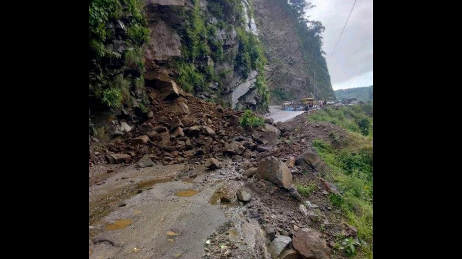 Himachal: Chandigarh-Manali highway blocked due to landslide after heavy rain