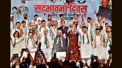 Mumbai, India – Aug 20, 2024: Congress President Shri Mallikarjun Kharge, Shivsena UBT chief Uddhav Thackeray, NCP (SP) party chief Sharad Pawar and Maharashtra Congress President Nana Patole along with other leaders during the Sadbhavana Diwas and Sankalp Melva on Shri Rajiv Gandhi’s Birth Anniversary, in Mumbai, India, on Tuesday, Aug 20, 2024. (Photo by Bhushan Koyande/HT Photo) Mumbai, India – Aug 20, 2024: Congress President Shri Mallikarjun Kharge, Shivsena UBT chief Uddhav Thackeray, NCP (SP) party chief Sharad Pawar and Maharashtra Congress President Nana Patole along with other leaders during the Sadbhavana Diwas and Sankalp Melva on Shri Rajiv Gandhi’s Birth Anniversary, in Mumbai, India, on Tuesday, Aug 20, 2024. (Photo by Bhushan Koyande/HT Photo)