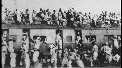 Refugees leaving New Delhi for Pakistan in 1947. (HT Archive) Refugees leaving New Delhi for Pakistan in 1947. (HT Archive)