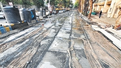 Thane, India - June 04, 2023: The Indian Institute of Technology (IIT) Bombay which was appointed as a consultant and third-party auditor by Thane Municipal Corporation (TMC) to supervise road revamp work has found errors in road cutting work, quality of construction work and lagging procedure of carrying out the work among other technical issues, in Thane, India, on Sunday, June 04, 2023. (Praful Gangurde/HT Photo) (HT PHOTO)