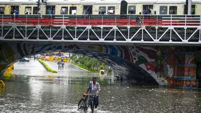 Waterlogging at the Minto Bridge. (RAJ K RAJ /HT PHOTO) Waterlogging at the Minto Bridge. (RAJ K RAJ /HT PHOTO)