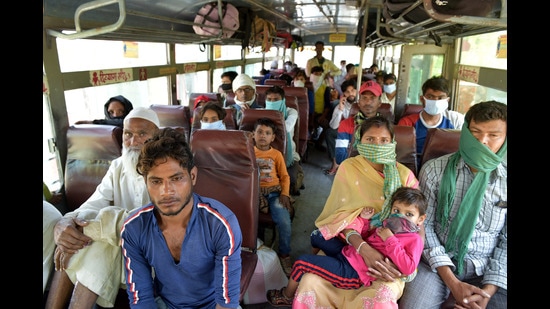 India is expected to have a migration rate of around 40% in 2030 and an urban population of around 607 million, with the bulk of this increase attributable to migration. [ Photo by Dheeraj Dhawan / Hindustan Times ] (Hindustan Times)