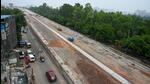 Noida authority said the 6km elevated road, which is being built above Dadri road, will be ready by end of 2024 (Sunil Ghish/HT Photo) Noida authority said the 6km elevated road, which is being built above Dadri road, will be ready by end of 2024 (Sunil Ghish/HT Photo)