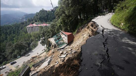 Vehicles headed towards Boileauganj were diverted to an alternate route on Wednesday. (Deepak Sansta/HT)