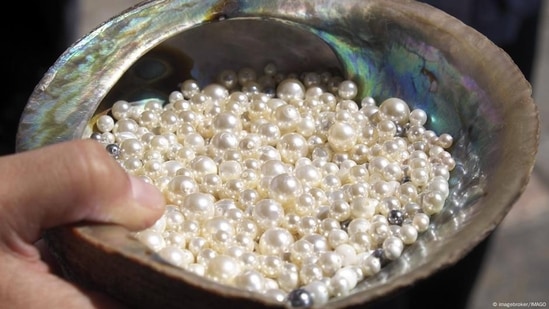 A cultural history of pearls