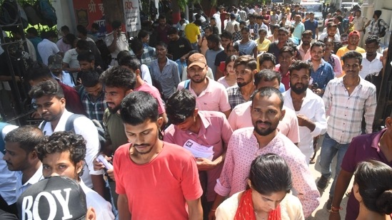 Smiling faces of aspirants after appearing for Bihar Police Constable exam 2024 for Day 4. (Santosh Kumar )