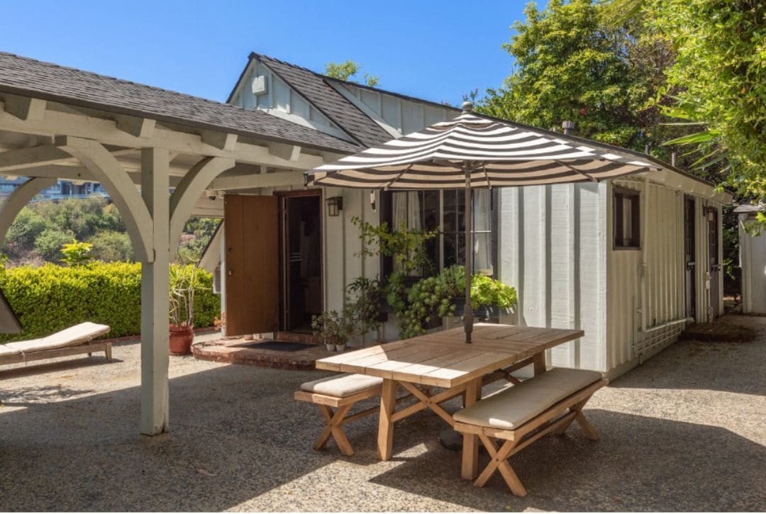 The outside area of Elon Musk's Bel-Air house. (Westside Estate Agency via Drew Meyers)