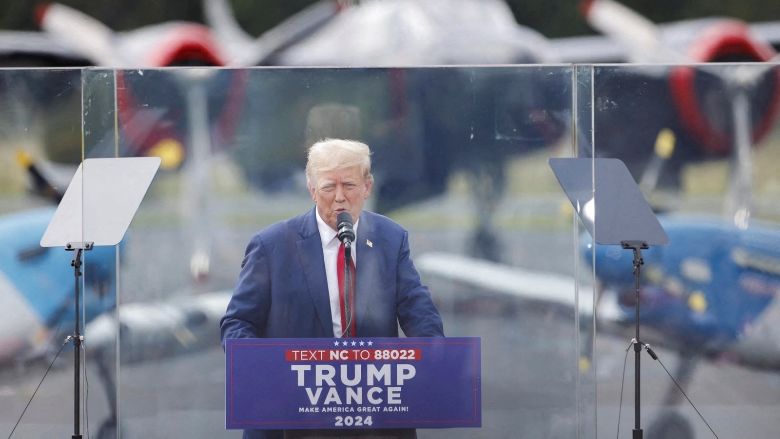 Donald Trump abruptly stops North Carolina rally, seeks urgent medical aid: ‘A Doctor, Please!’