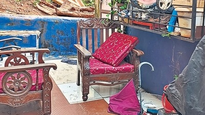 The mob also vandalised Akshay Shinde’s home. The mob also vandalised Akshay Shinde’s home.