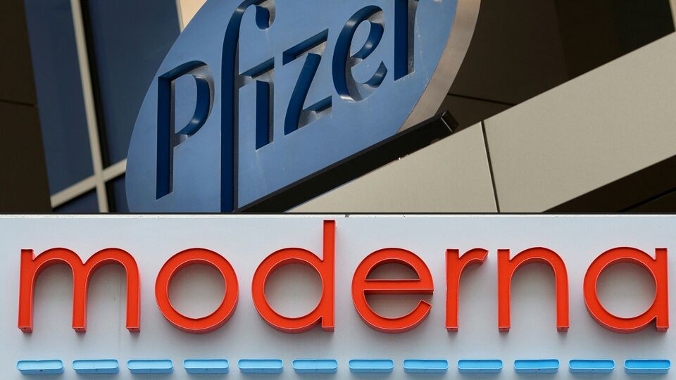 Moderna sues Pfizer: ಕೋವಿಡ್‌ ಲಸಿಕೆ ಫೈಜರ್‌, ಬಯೊಎನ್‌ಟೆಕ್‌ ವಿರುದ್ಧ ಮಾಡರ್ನಾ ಕಾನೂನು ಸಮರ ಆರಂಭ Photo by DOMINICK REUTER and Joseph Prezioso / AFP)