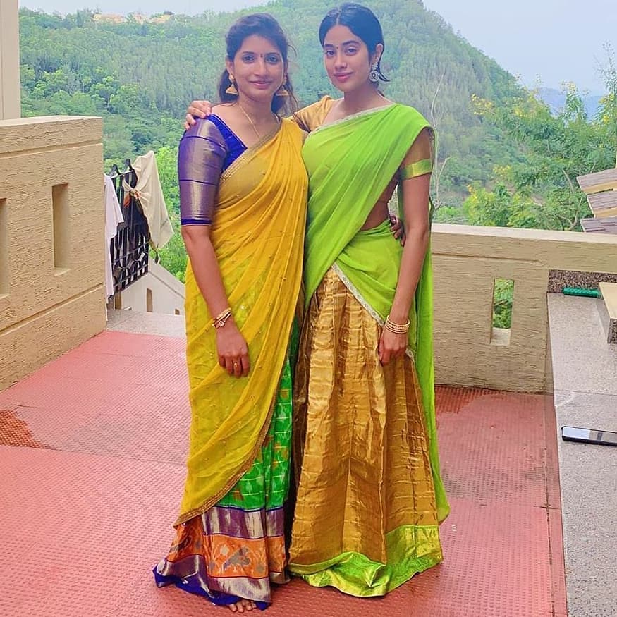 ఈ ఏడాది మార్చి 6న మరోసారి జాన్వీ కపూర్ తిరుమలకు వచ్చింది. ఈ సారి కుటుంబ సభ్యులు, స్నేహితురాలితో కలిసి తన పుట్టినరోజు వేడుకలను అక్కడ జరుపుకుంది.
