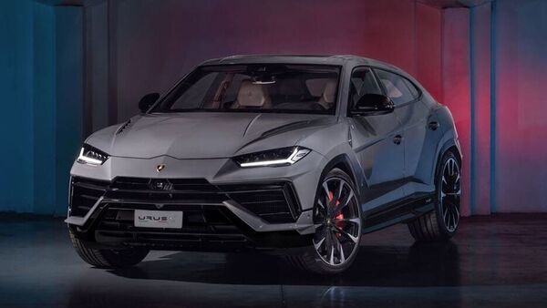 Lamborghini Urus S : ಲಂಬೋರ್ಗಿನಿಯು ಹೊಸ ಲಂಬೋರ್ಗಿನಿ ಉರಸ್ ಎಸ್ ಅನ್ನು ಪರಿಚಯಿಸಿದೆ. ಇದು ಮೂಲ ಉರುಸ್‌ನ ಉತ್ತರಾಧಿಕಾರಿ. ಲಂಬೋರ್ಗಿನಿ ಉರುಸ್ ಎಸ್ ಲಂಬೋರ್ಗಿನಿ ಉರಸ್ ಪರ್ಫಾರ್ಮೆಂಟೆ ಎಸ್‌ಯುವಿ ಕೆಟಗರಿ ಸೇರುತ್ತದೆ.