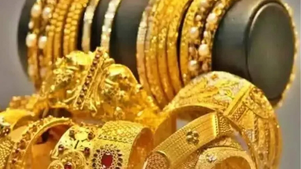Gold Price Today November 24 ಕೆಲವೆಡೆ ಚಿನ್ನ, ಬೆಳ್ಳಿ ದರ ಇಳಿಕೆ; ಬೆಂಗಳೂರು