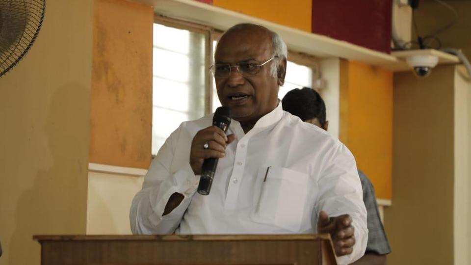 ಮಲ್ಲಿಕಾರ್ಜುನಾ ಖರ್ಗೆ ಮಲ್ಲಿಕಾರ್ಜುನಾ ಖರ್ಗೆ