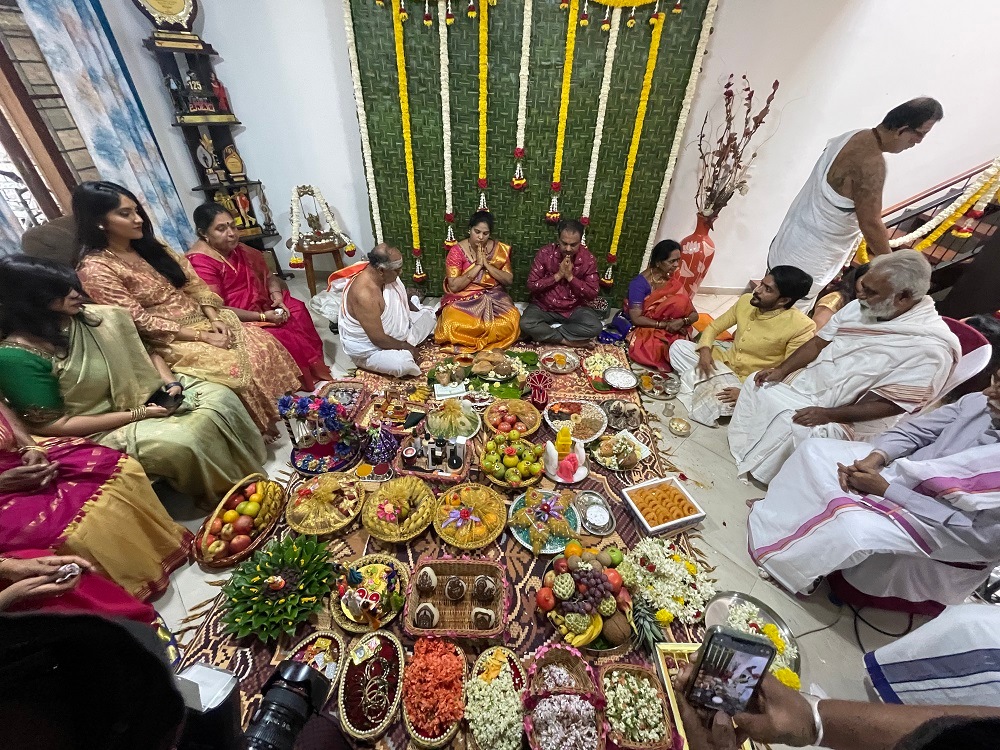 ಎರಡು ಕುಟುಂಬದವರ ಸಮ್ಮುಖದಲ್ಲಿ ನಡೆದ ನಿಶ್ಚಿತಾರ್ಥ&nbsp;