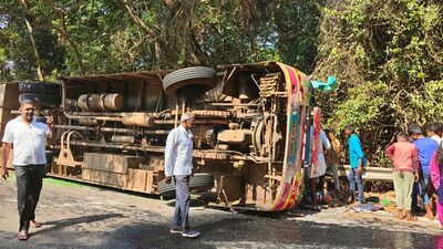 Karkala School Bus Accident: ಕಾರ್ಕಳದಲ್ಲಿ ವಿಜಯನಗರ ಜಿಲ್ಲೆಯ ಶಾಲಾ ಪ್ರವಾಸದ ಬಸ್‌ ಅಪಘಾತ