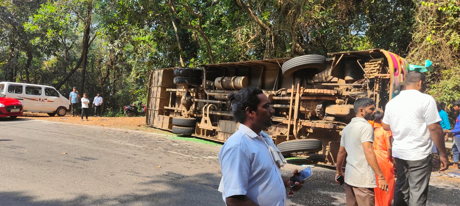 Karkala School Bus Accident: ಕಾರ್ಕಳದಲ್ಲಿ ವಿಜಯನಗರ ಜಿಲ್ಲೆಯ ಶಾಲಾ ಪ್ರವಾಸದ ಬಸ್‌ ಅಪಘಾತ