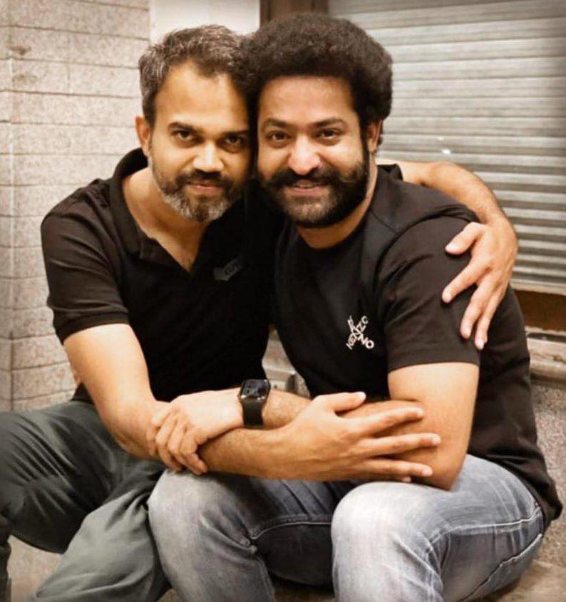అయితే ఈ సినిమా తర్వాత ప్రశాంత్ నీల్.. జూనియర్ ఎన్‌టీఆర్‌తో తన తదుపరి చిత్రాన్ని ప్రకటించారు. అయితే ఈ సినిమా ఆలస్యమయ్యే అవకాశాలు కనిపిస్తున్నాయి.