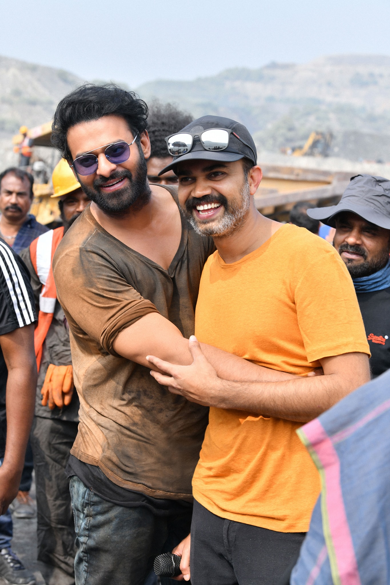 కేజీఎఫ్-2 తర్వాత రెబల్ స్టార్ ప్రభాస్‌తో సలార్‌ను పట్టాలెక్కించారు. ప్రస్తుతం ఈ సినిమా షూటింగ్ దాదాపు పూర్తయింది.&nbsp;