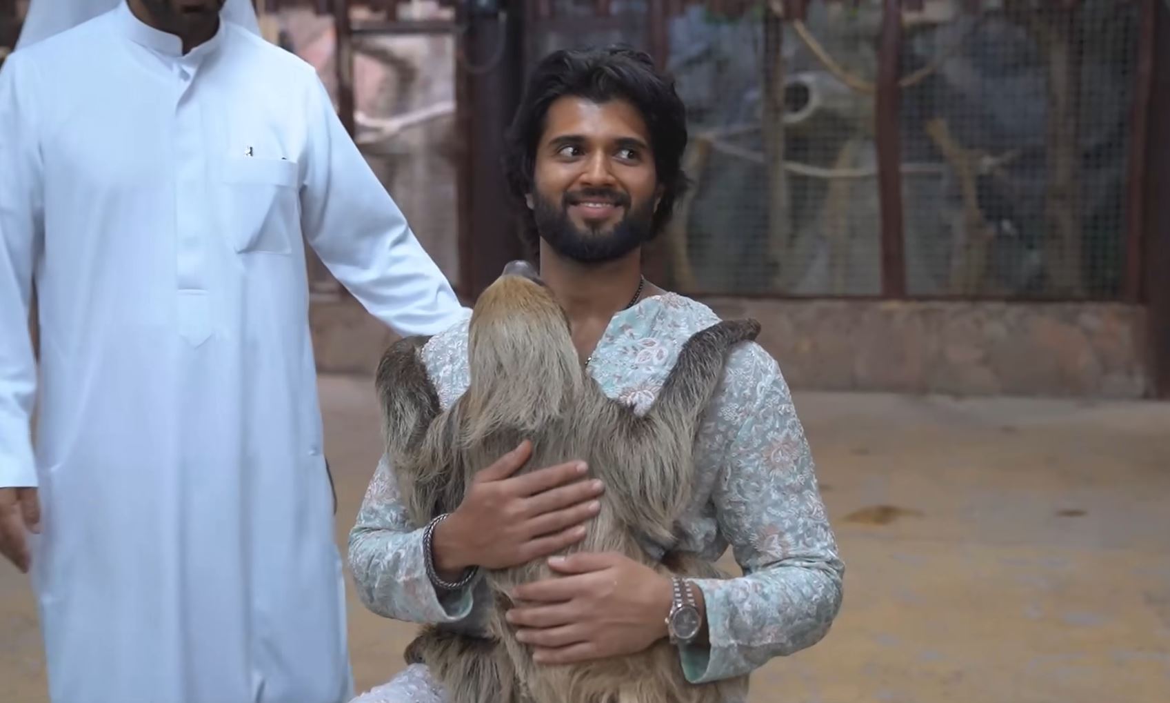 ದುಬೈನಿಂದ ಬಂದವರೇ ವಿಜಯ್‌ ದೇವರಕೊಂಡ ತಮ್ಮ ಮುಂದಿನ ಸಿನಿಮಾ ಬಗ್ಗೆ ಚಿತ್ರತಂಡದ ಜೊತೆ ಚರ್ಚಿಸಿದ್ದಾರೆ. 2018 ರಲ್ಲಿ ತೆರೆ ಕಂಡಿದ್ದ 'ಗೀತ ಗೋವಿಂದಂ' ಸೀಕ್ವೆಲ್‌ಗೆ ವಿಜಯ್‌ ದೇವರಕೊಂಡ ರೆಡಿಯಾಗುತ್ತಿದ್ದಾರೆ.&nbsp;