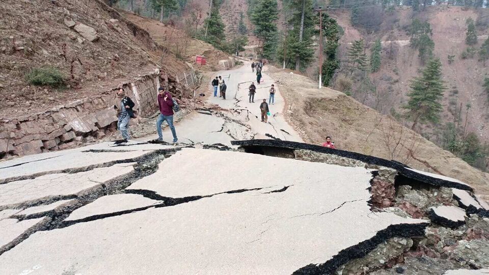 Landslide in Jammu and Kashmir ಜಮ್ಮು ಕಾಶ್ಮೀರದಲ್ಲಿ ಭೂಕುಸಿತ, ಹಲವು