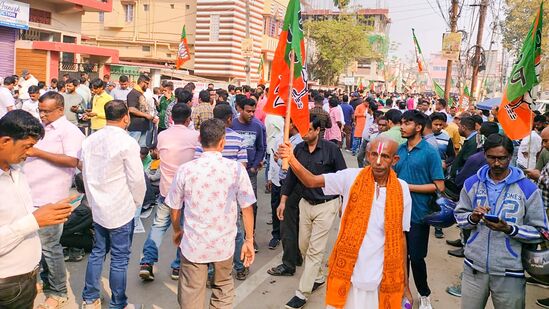 ತ್ರಿಪುರಾದಲ್ಲಿ ನಡೆಯುತ್ತಿರುವ ಮತ ಎಣಿಕೆಯ ಮಧ್ಯೆ ಆಡಳಿತಾರೂಢ ಭಾರತೀಯ ಜನತಾ ಪಕ್ಷ (ಬಿಜೆಪಿ) ಇತ್ತೀಚಿನ ಟ್ರೆಂಡ್‌ಗಳಲ್ಲಿ &nbsp;ಮುನ್ನಡೆ ಕಾಯ್ದುಕೊಂಡಿದೆ.