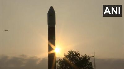 ISRO LVM3 rocket: ಇಸ್ರೋದಿಂದ ಭಾರತದ ಬೃಹತ್‌ ರಾಕೆಟ್‌ ಉಡಾವಣೆ, 36 ಉಪಗ್ರಹಗಳನ್ನು ಹೊತ್ತೊಯ್ದು ನಭಕ್ಕೆ ನೆಗೆದ ಮಾರ್ಕ್‌ -3