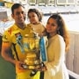 <p>MS Dhoni: MS ಧೋನಿ ಈ ಪಟ್ಟಿಯಲ್ಲಿರುವ ಮೊದಲ ಆಟಗಾರ. ಅಂತಾರಾಷ್ಟ್ರೀಯ ಕ್ರಿಕೆಟ್‌ಗೆ ವಿದಾಯ ಹೇಳಿದ ಬಳಿಕ, ಎರಡು IPL ಸೀಸನ್‌ಗಳಲ್ಲಿ ಕಣಕ್ಕಿಳಿದಿರುವ ಧೋನಿಗೆ ಪ್ರಸ್ತುತ 41 ವರ್ಷ. ಫಿಟ್​​​ನೆಸ್​ ವಿಚಾರದಲ್ಲಿ ಇನ್ನೂ ಫಿಟ್ ಆಗಿದ್ದರೂ, ವಿದಾಯ ಹೇಳಿ ಯುವ ಆಟಗಾರರಿಗೆ ಚೆನ್ನೈ ಸೂಪರ್ ಕಿಂಗ್ಸ್ ಜವಾಬ್ದಾರಿಯನ್ನು ಹಸ್ತಾಂತರಿಸುವ ಸಮಯ ಬಂದಿದೆ. ಹಾಗಾಗಿ ಅವರು ಈ ವರ್ಷ ಚೆನ್ನೈನಲ್ಲಿ ಪ್ರೇಕ್ಷಕರ ಮುಂದೆ ತಮ್ಮ ಕೊನೆಯ ಐಪಿಎಲ್ ಪಂದ್ಯವನ್ನು ಆಡುವ ಸಾಧ್ಯತೆಗಳಿವೆ.</p>