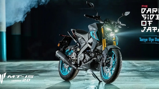 2023 Yamaha MT-15: ಈ ಬೈಕ್‌ ಎಕ್ಸ್‌ ಶೋರೂಮ ದರ 1,68,400 ರೂಪಾಯಿ ಇದೆ. ಇದರಲ್ಲಿ ಸೈಡ್‌ ಸ್ಟ್ಯಾಂಡ್‌ ಕಟ್‌ ಆಫ್‌ ಸ್ವಿಚ್‌, ಟ್ರಾಕ್ಷನ್‌ ಕಂಟ್ರೋಲ್‌ ಸಿಸ್ಟಮ್‌ ಮತ್ತು ಡ್ಯೂಯೆಲ್‌ ಚಾನೆಲ್‌ ಎಬಿಎಸ್‌ ಇದೆ.&nbsp;