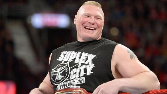 WWE Wrestlers Income: ಬ್ರಾಕ್ ಲೆಸ್ನರ್ (Brock Lesnar) ಪ್ರಸ್ತುತ WWE ಪಟುಗಳಲ್ಲಿ ಹೆಚ್ಚು ಹಣ ಗಳಿಸುತ್ತಿದ್ದಾರೆ. ದಿ ಬೀಸ್ಟ್ ಎಂದು ಕರೆಯಲ್ಪಡುವ ಈ ಕುಸ್ತಿಪಟು ವರ್ಷಕ್ಕೆ 1.2 ಕೋಟಿ ಡಾಲರ್ (ಸುಮಾರು ರೂ. 99 ಕೋಟಿ) ಸಂಭಾವನೆ ಪಡೆಯುತ್ತಾರೆ. ಅದರ ಹೊರತಾಗಿ, ಅವರು ಇತರ ಬಾಹ್ಯ ವ್ಯವಹಾರದಿಂದಲೂ ಆದಾಯ ಪಡೆಯುತ್ತಾರೆ.