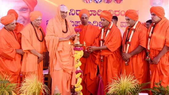 Siddaganga Math: ಸಿದ್ದಗಂಗಾ ಮಠದ ಉತ್ತರಾಧಿಕಾರಿಯಾಗಿ ಶ್ರೀ ಶಿವಸಿದ್ದೇಶ್ವರ ಸ್ವಾಮೀಜಿ ನೇಮಕ, ಸಾಂಗವಾಗಿ ನಡೆದ ಪಟ್ಟಾಭಿಷೇಕ