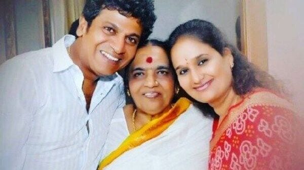 Geeta Shiva Rajkumar: ರಾಜಕೀಯದಲ್ಲಿ ರಾಜ್‌ ಸೊಸೆಯ ಹೊಸ ಹೆಜ್ಜೆ; ಕಾಂಗ್ರೆಸ್‌ಗೆ ...