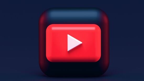 ಯೂಟ್ಯೂಬ್ ಚಾನೆಲ್ ಮೂಲಕ ಹಲವು ಸಾವಿರ, ಲಕ್ಷ ಹಣ ಸಂಪಾದನೆ ಮಾಡಬೇಕೆಂಬ ಕನಸು ಸಾಕಷ್ಟು ಜನರಲ್ಲಿ ಇರುತ್ತದೆ. ಬಹುತೇಕರು ಇಂತಹ ಕನಸಲ್ಲಿಯೇ ಕಾಲ ಕಳೆಯುತ್ತಾರೆ. ಈ ನಿಮ್ಮ ಕನಸು ನನಸಾಗುವ ಮೊದಲ ಹಂತ ಚಾನೆಲ್ ಕ್ರಿಯೆಟ್ ಮಾಡುವುದು. ಚಾನೆಲ್ ಕ್ರಿಯೆಟ್ ಮಾಡುವುದು ಹೇಗೆ? ಎಂದು ಬಹುತೇಕರಿಗೆ ತಿಳಿದಿರಬಹುದು. ತಿಳಿಯದೆ ಇರುವವರಿಗಾಗಿ ಇಲ್ಲಿ ಹಂತಹಂತವಾಗಿ ಮಾರ್ಗದರ್ಶನ ನೀಡಲಾಗಿದೆ. ಯೂಟ್ಯೂಬ್ ಚಾನೆಲ್ ಮೂಲಕ ಹಲವು ಸಾವಿರ, ಲಕ್ಷ ಹಣ ಸಂಪಾದನೆ ಮಾಡಬೇಕೆಂಬ ಕನಸು ಸಾಕಷ್ಟು ಜನರಲ್ಲಿ ಇರುತ್ತದೆ. ಬಹುತೇಕರು ಇಂತಹ ಕನಸಲ್ಲಿಯೇ ಕಾಲ ಕಳೆಯುತ್ತಾರೆ. ಈ ನಿಮ್ಮ ಕನಸು ನನಸಾಗುವ ಮೊದಲ ಹಂತ ಚಾನೆಲ್ ಕ್ರಿಯೆಟ್ ಮಾಡುವುದು. ಚಾನೆಲ್ ಕ್ರಿಯೆಟ್ ಮಾಡುವುದು ಹೇಗೆ? ಎಂದು ಬಹುತೇಕರಿಗೆ ತಿಳಿದಿರಬಹುದು. ತಿಳಿಯದೆ ಇರುವವರಿಗಾಗಿ ಇಲ್ಲಿ ಹಂತಹಂತವಾಗಿ ಮಾರ್ಗದರ್ಶನ ನೀಡಲಾಗಿದೆ. 